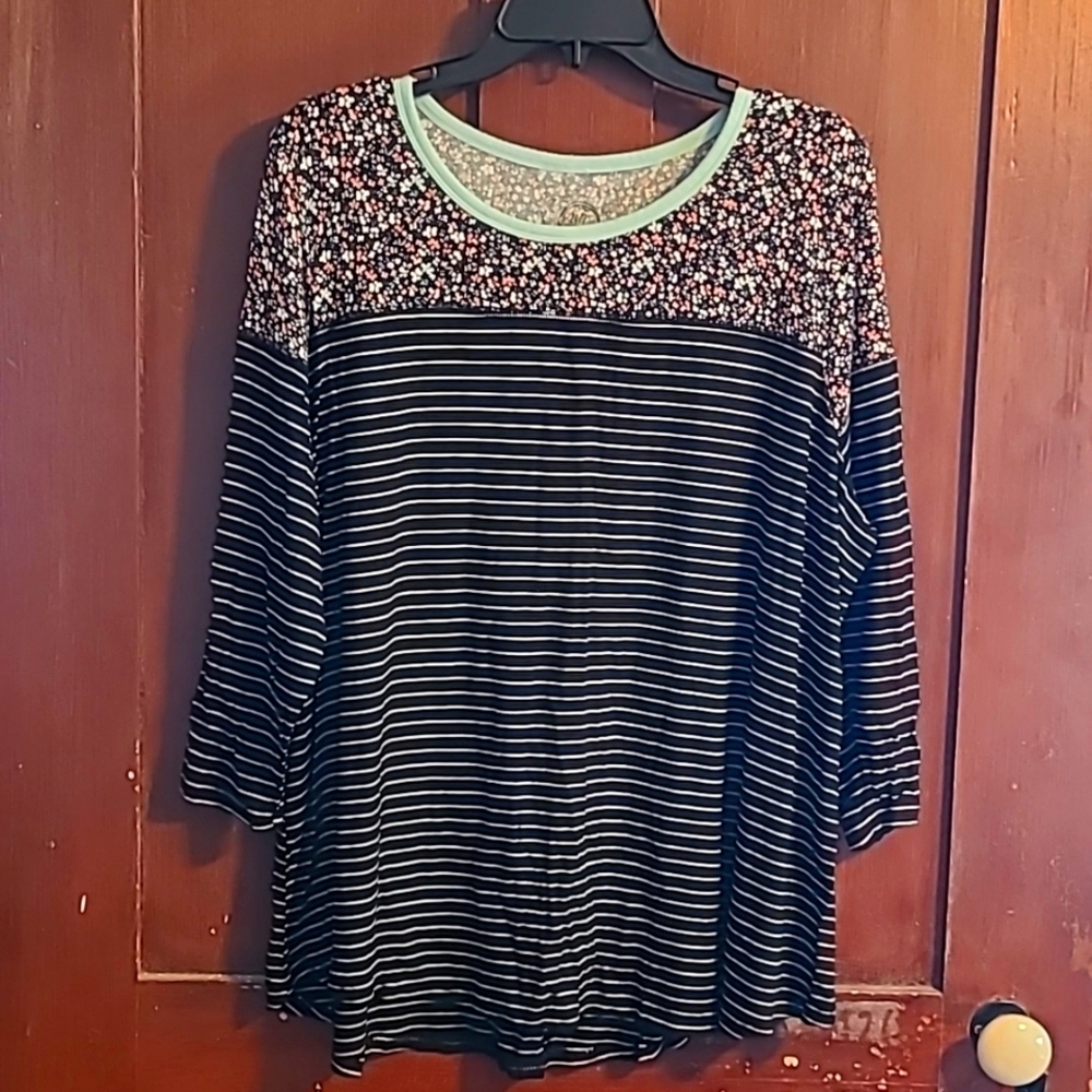 Maurices 24/7 top size 1